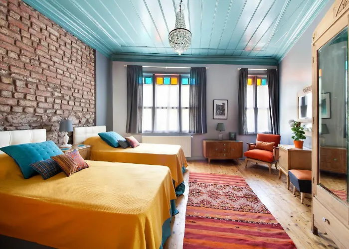 Enjoy Golden Horn Views From Tangerine House