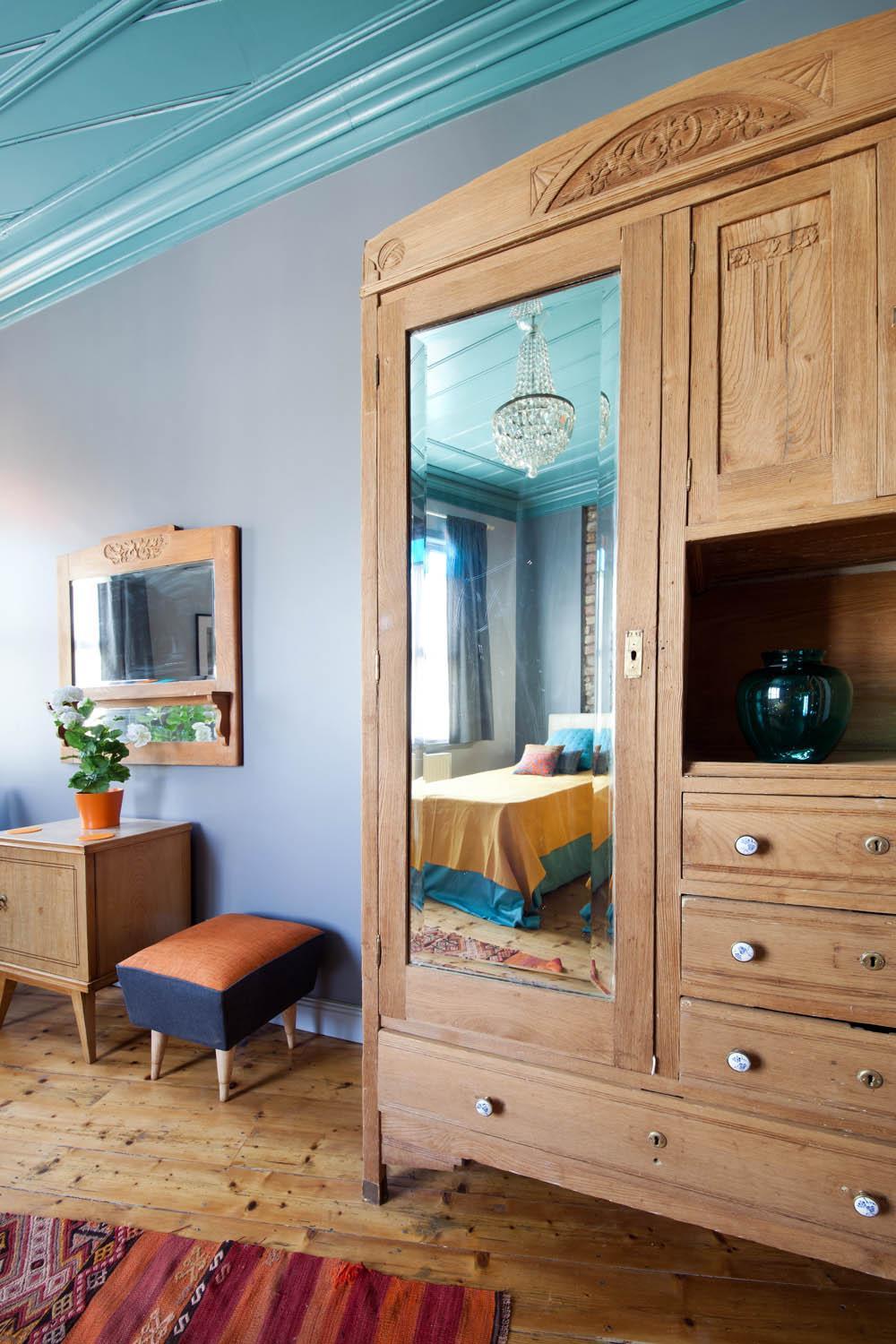 Enjoy Golden Horn Views From Tangerine House